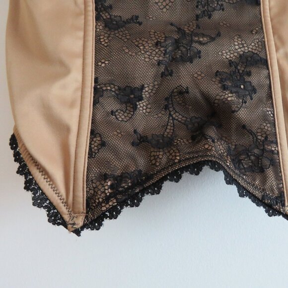 VICTORIA'S SECRET VERY SEXY Gold Black Lace Bustier Bra Goth Fairy - Size 34B - Picture 8 of 15